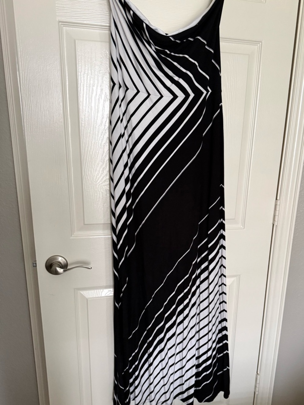 White House Black Market Black & White Strapless Geometric Maxi Dress – Large